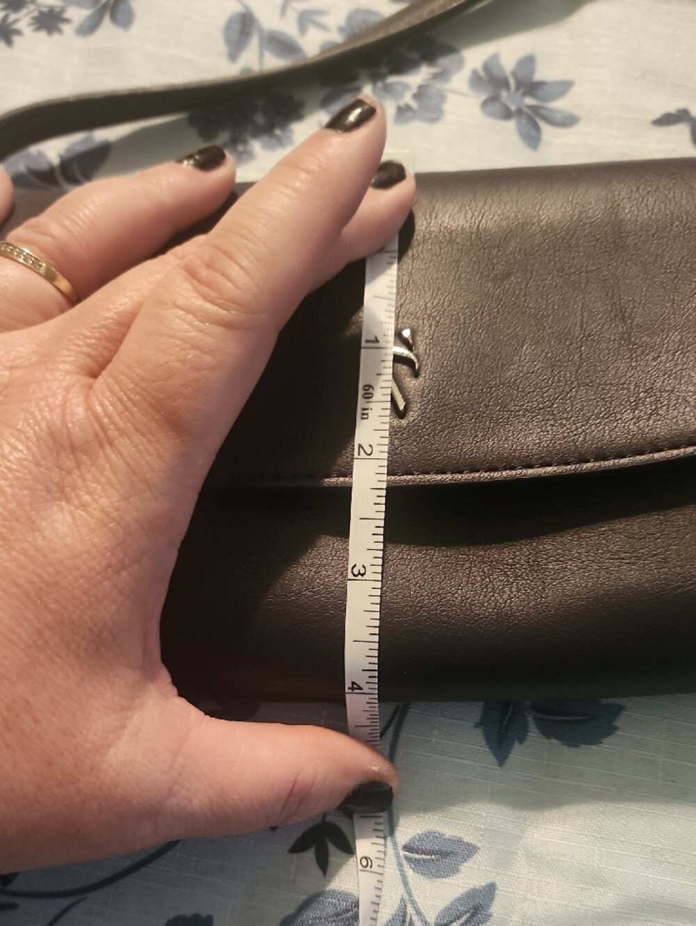 Simply Vera Vera Wang Black Leather Crossbody Bag - Picture 2 of 4